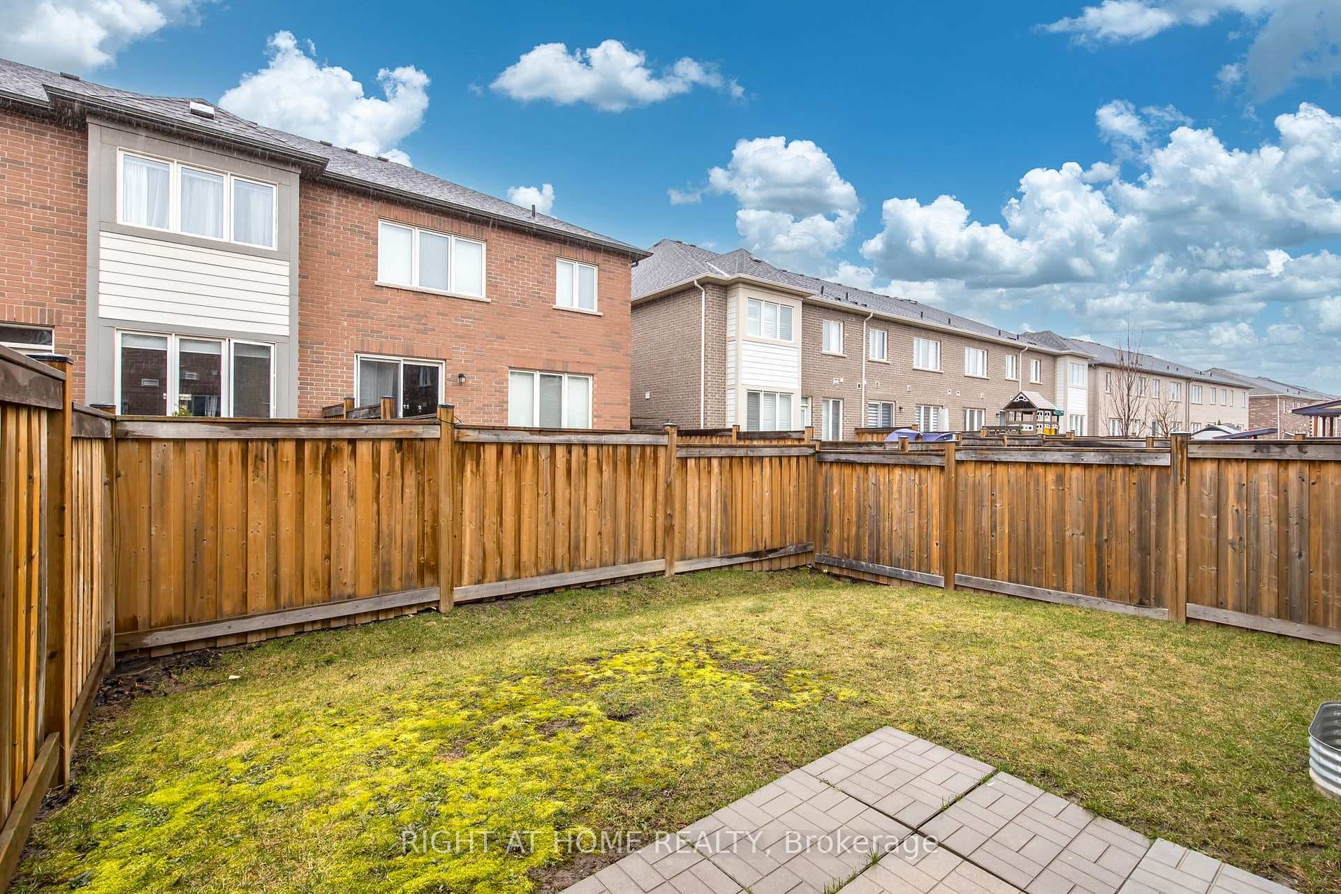75 Orchardcroft Road photo 32