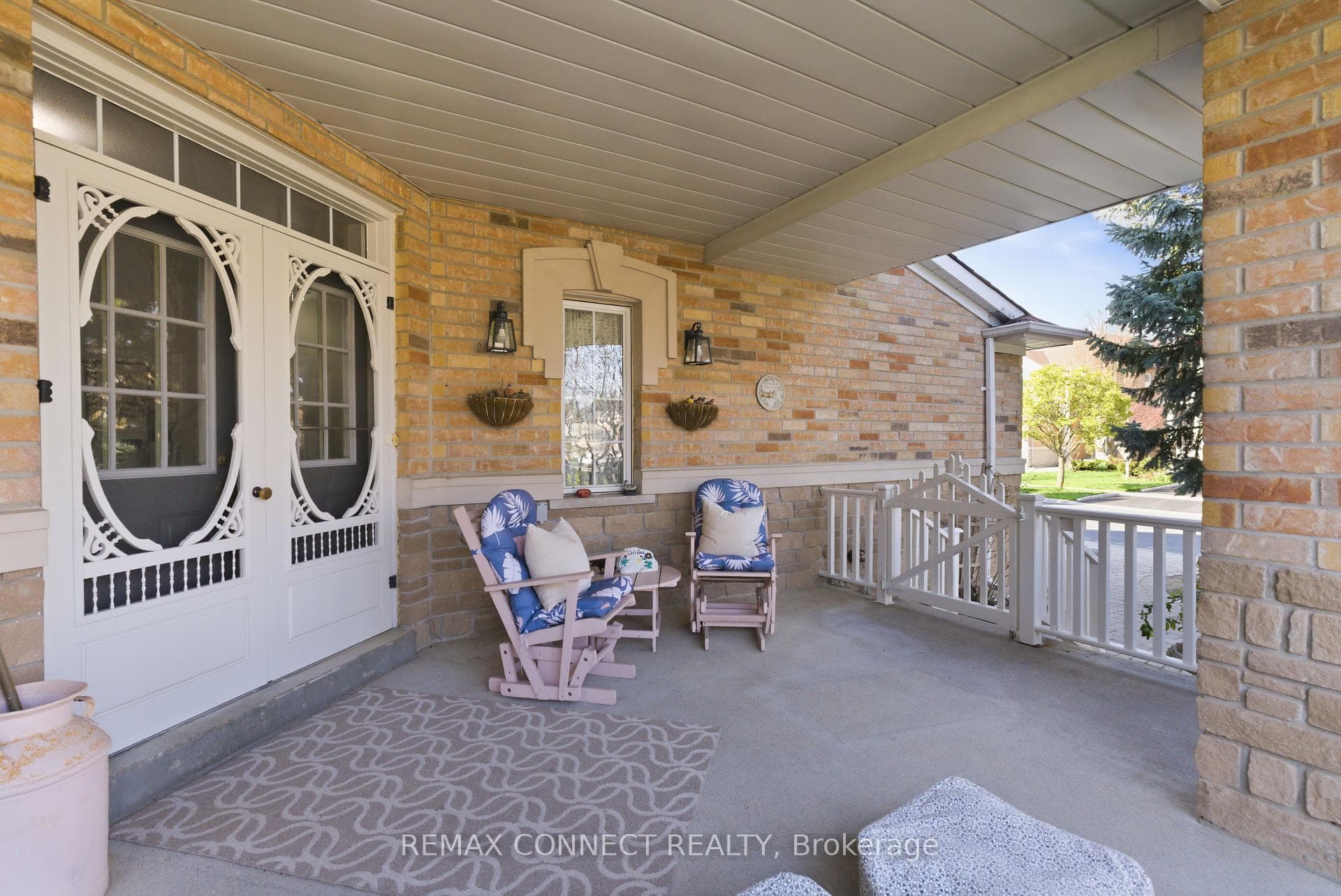 16 White Cedar Drive photo 5