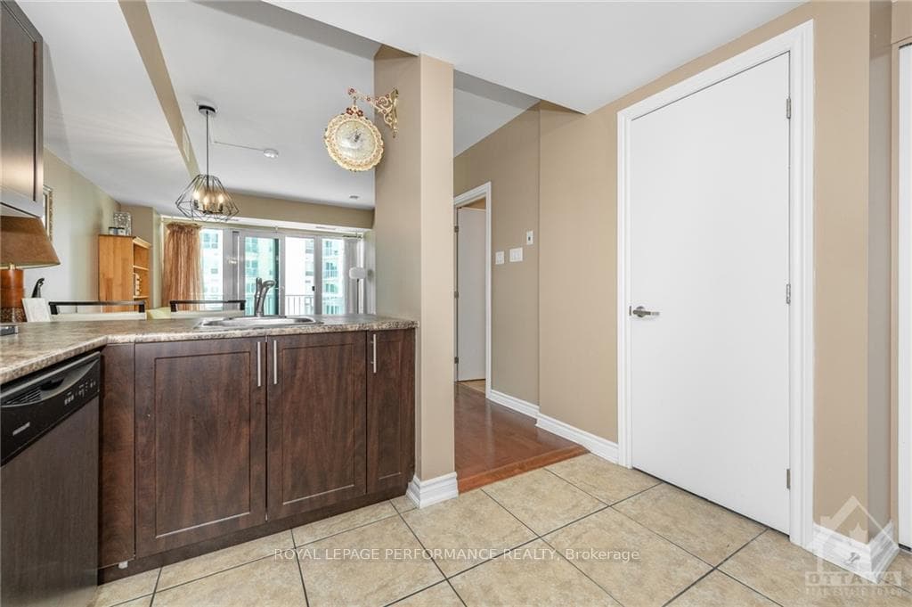 234 RIDEAU Street Unit 910 photo 6