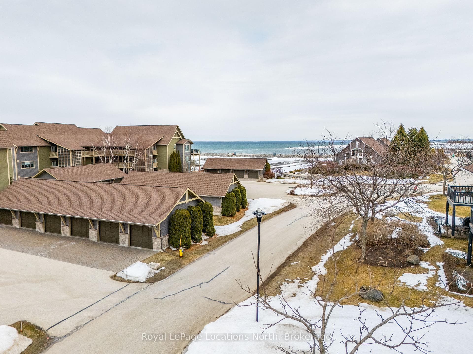 Back of 465 Mariners Way