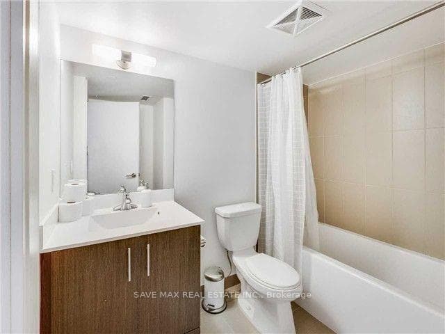 255 Village Green N/A Unit 1909 photo 14