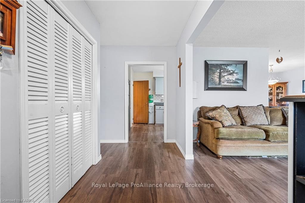 67 BRISCOE Street photo 5
