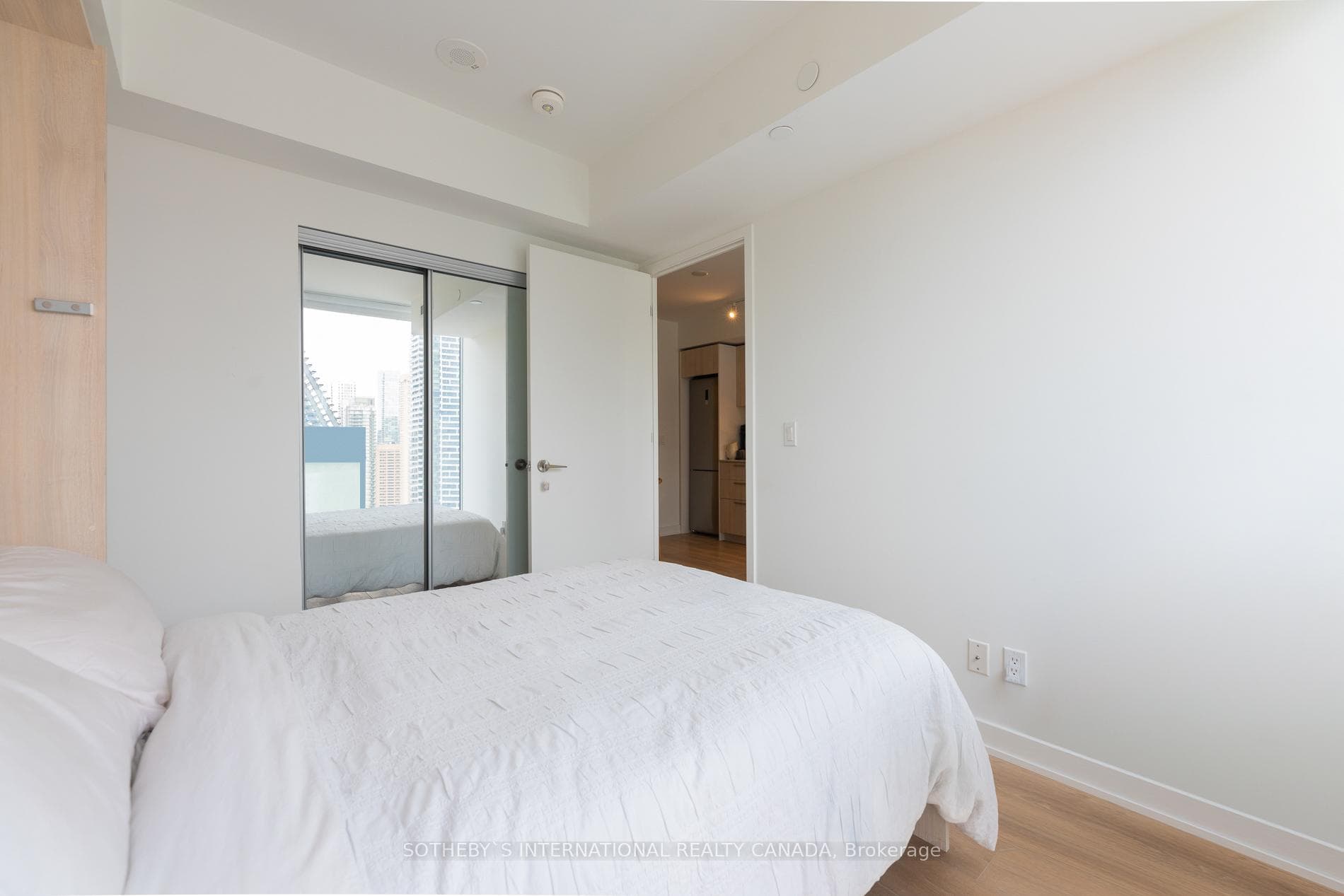 501 Yonge Street Unit 2503 photo 15