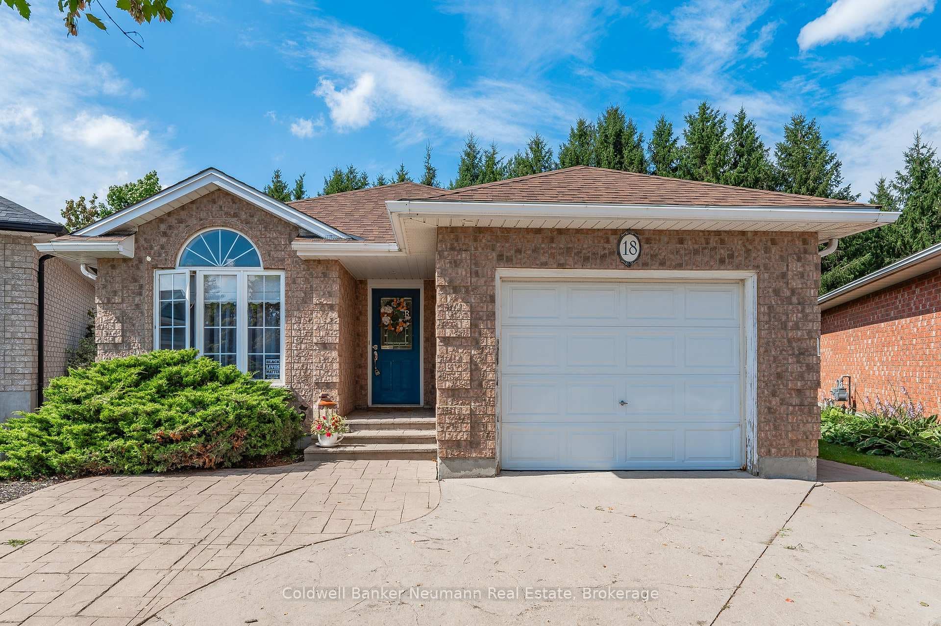 18 Whittaker Court Unit Upper photo 2