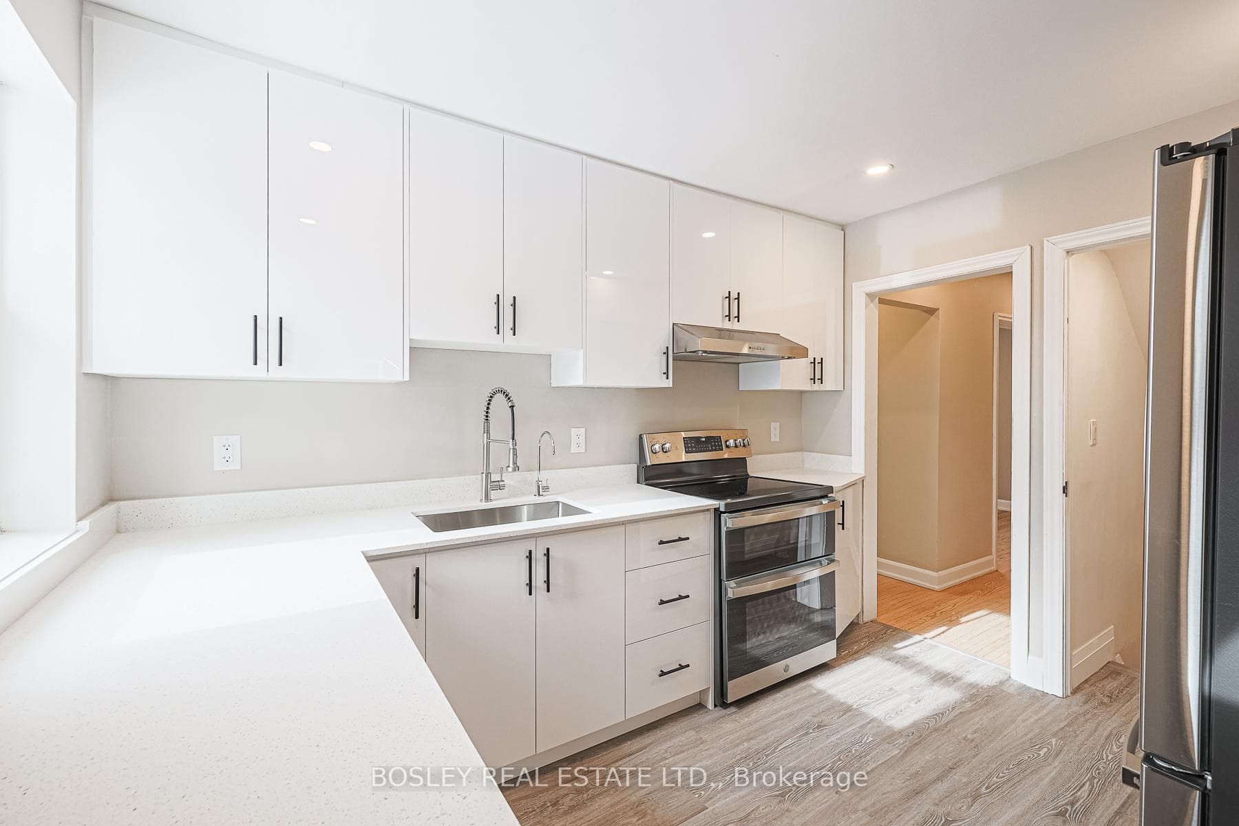 639 Glengrove Avenue photo 10