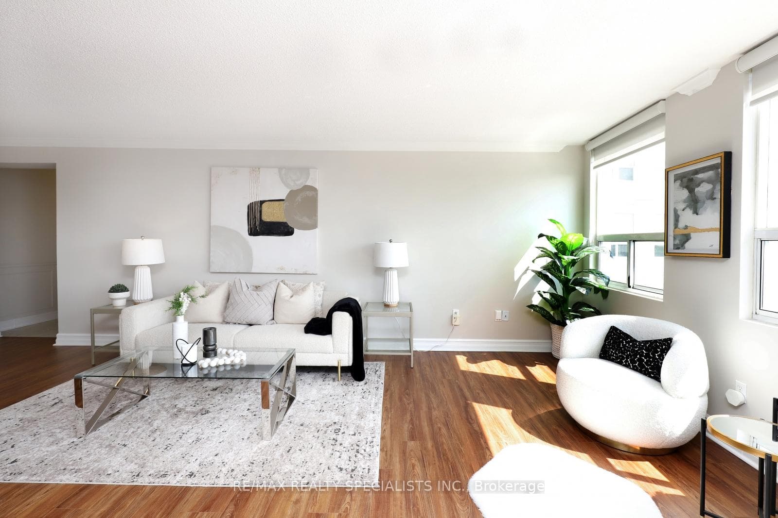 3650 Kaneff Crescent Unit 2407 photo 6