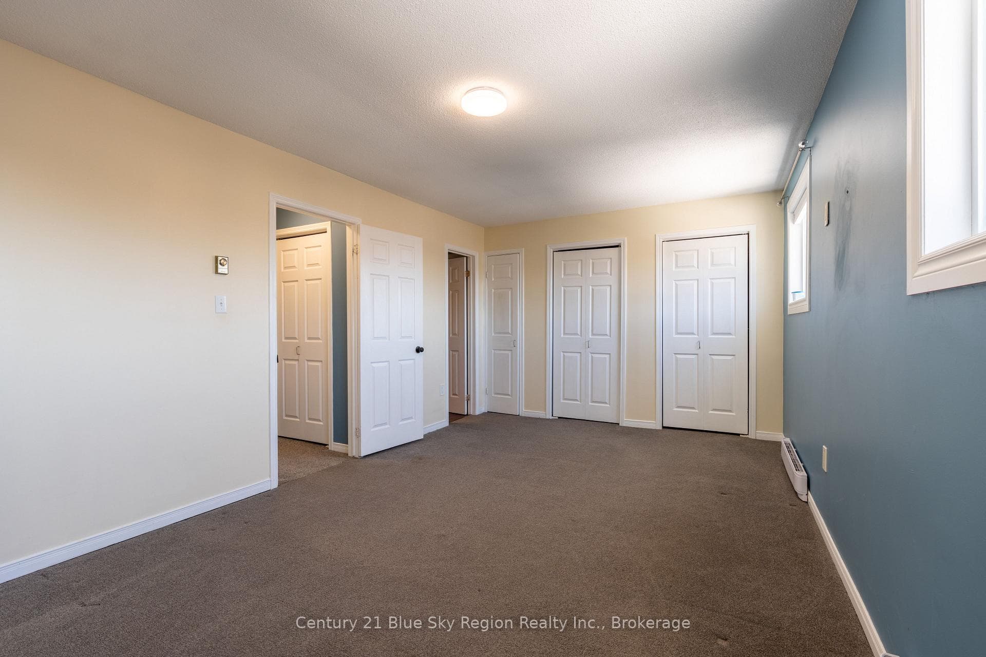 339 Champlain Street photo 22