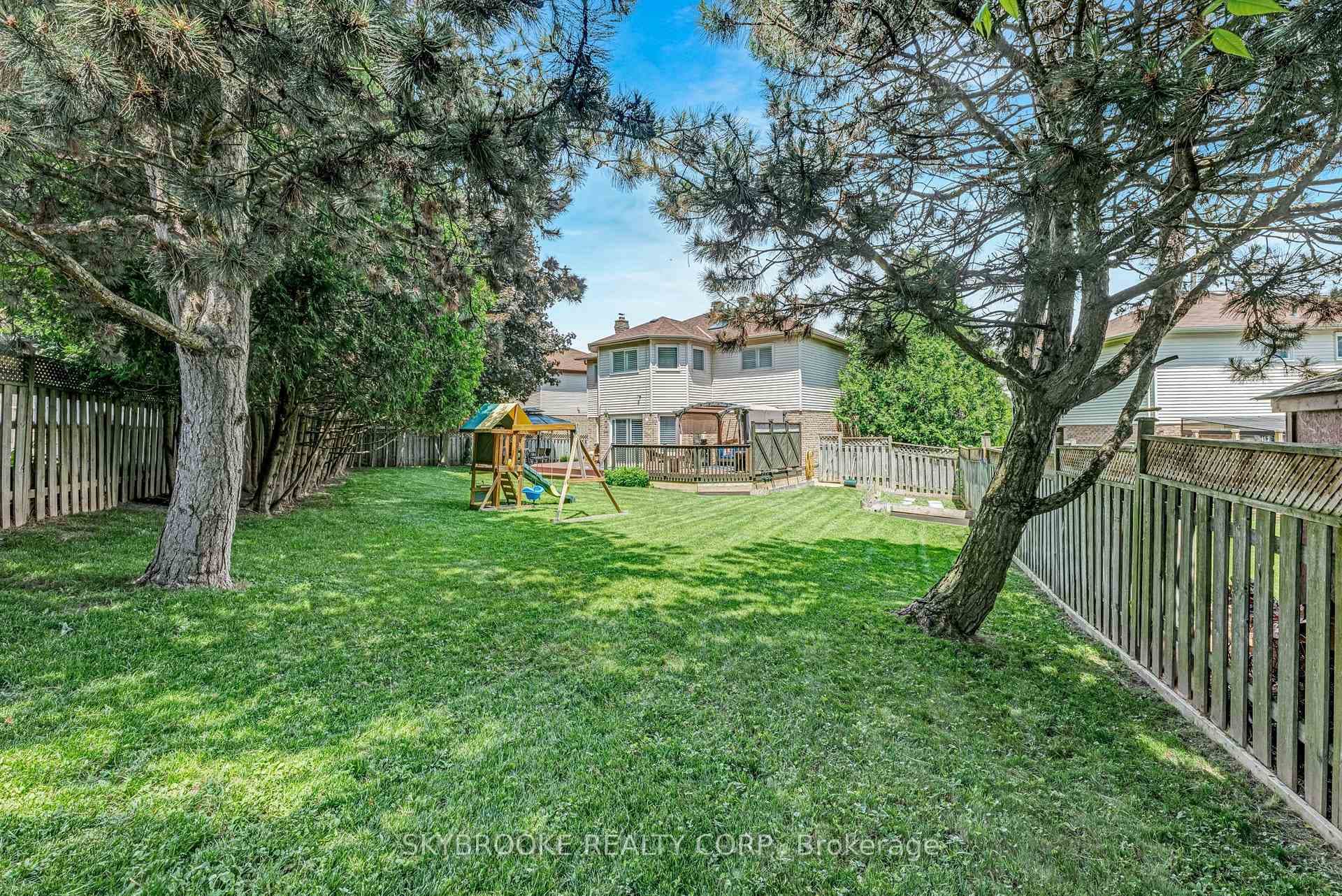 96 Grant Blight Crescent photo 36