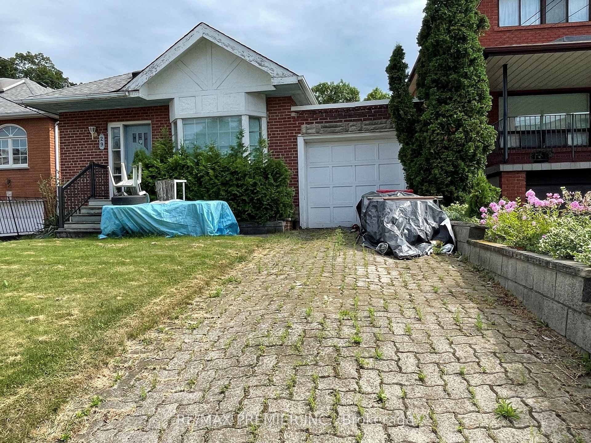 29 Venn Crescent photo 1