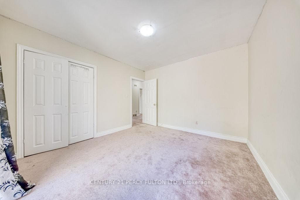 63 Hiscock Boulevard photo 16