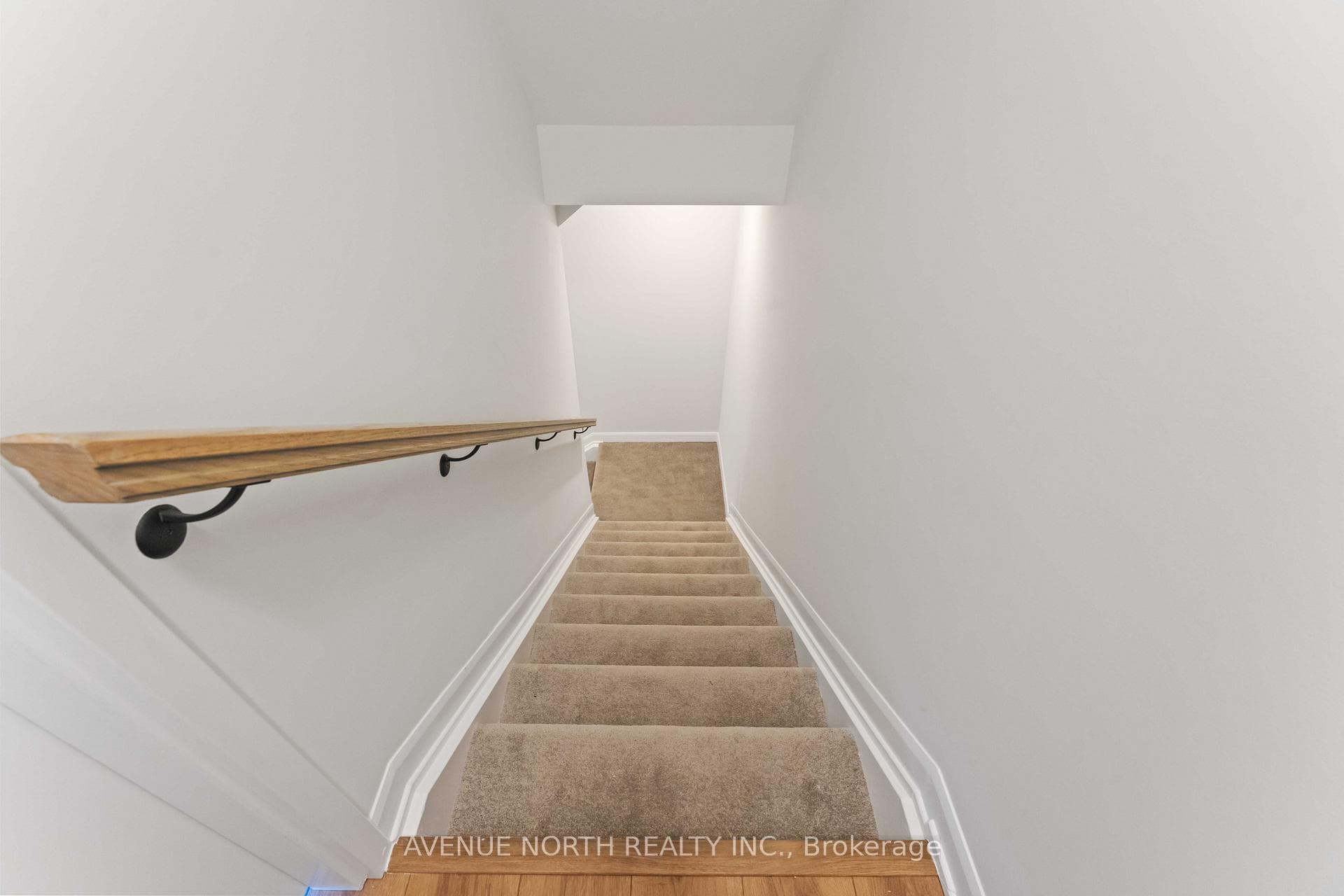 1213 Creekway Private photo 7