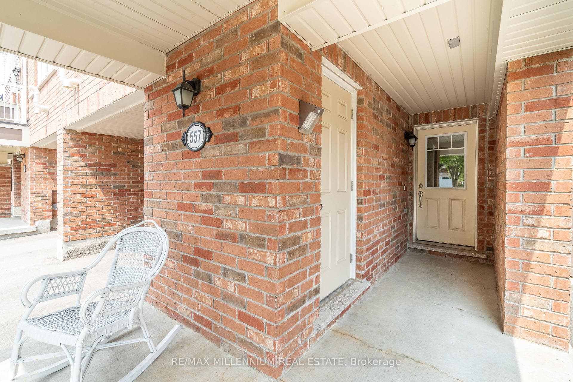 557 Laking Terrace photo 4