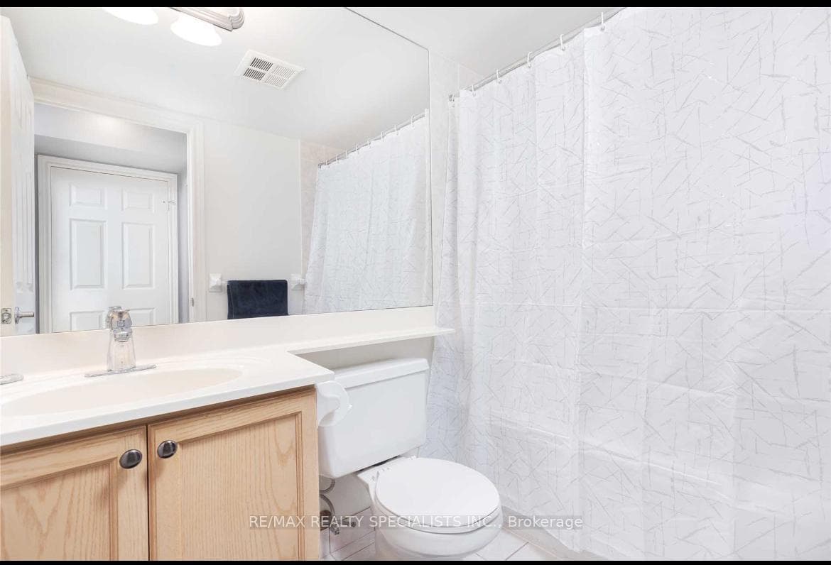 3880 DUKE OF YORK Drive Unit 1809 photo 11