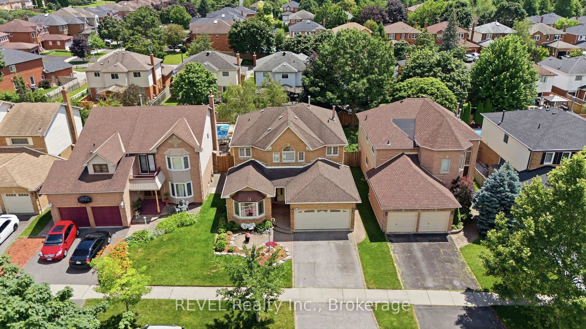29 Stratton Crescent photo 47