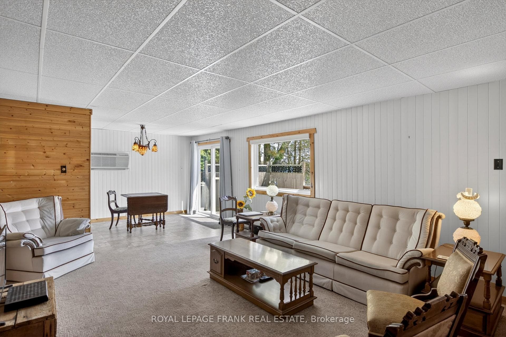 2635 Deramore Road photo 16