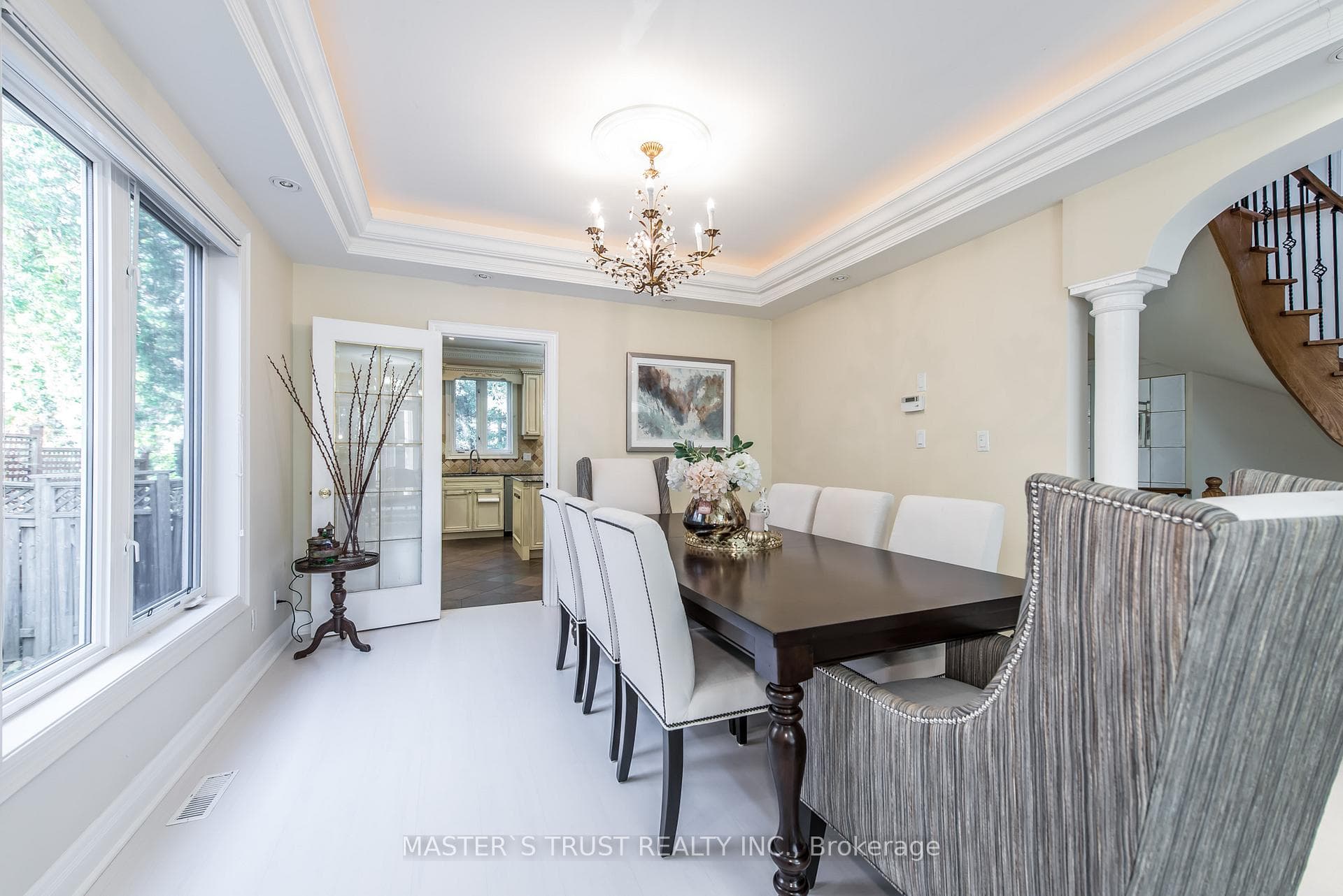 242 Empress Avenue photo 7