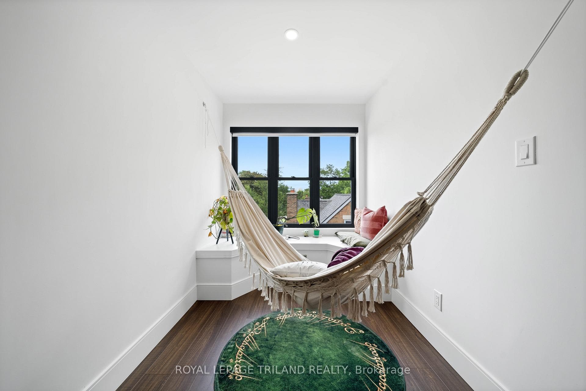 130 Windsor Crescent Unit 3 photo 31