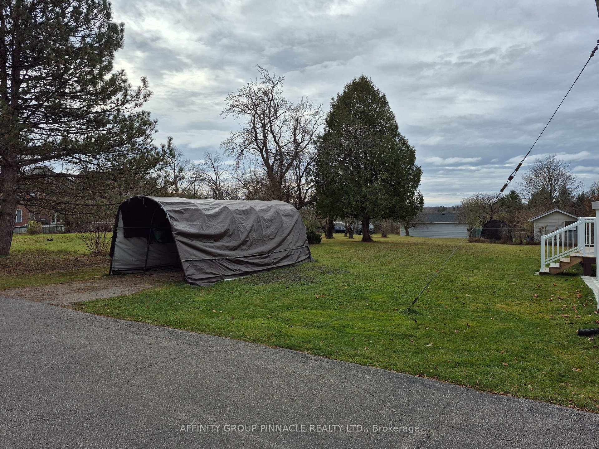 55 Parkside Drive photo 28