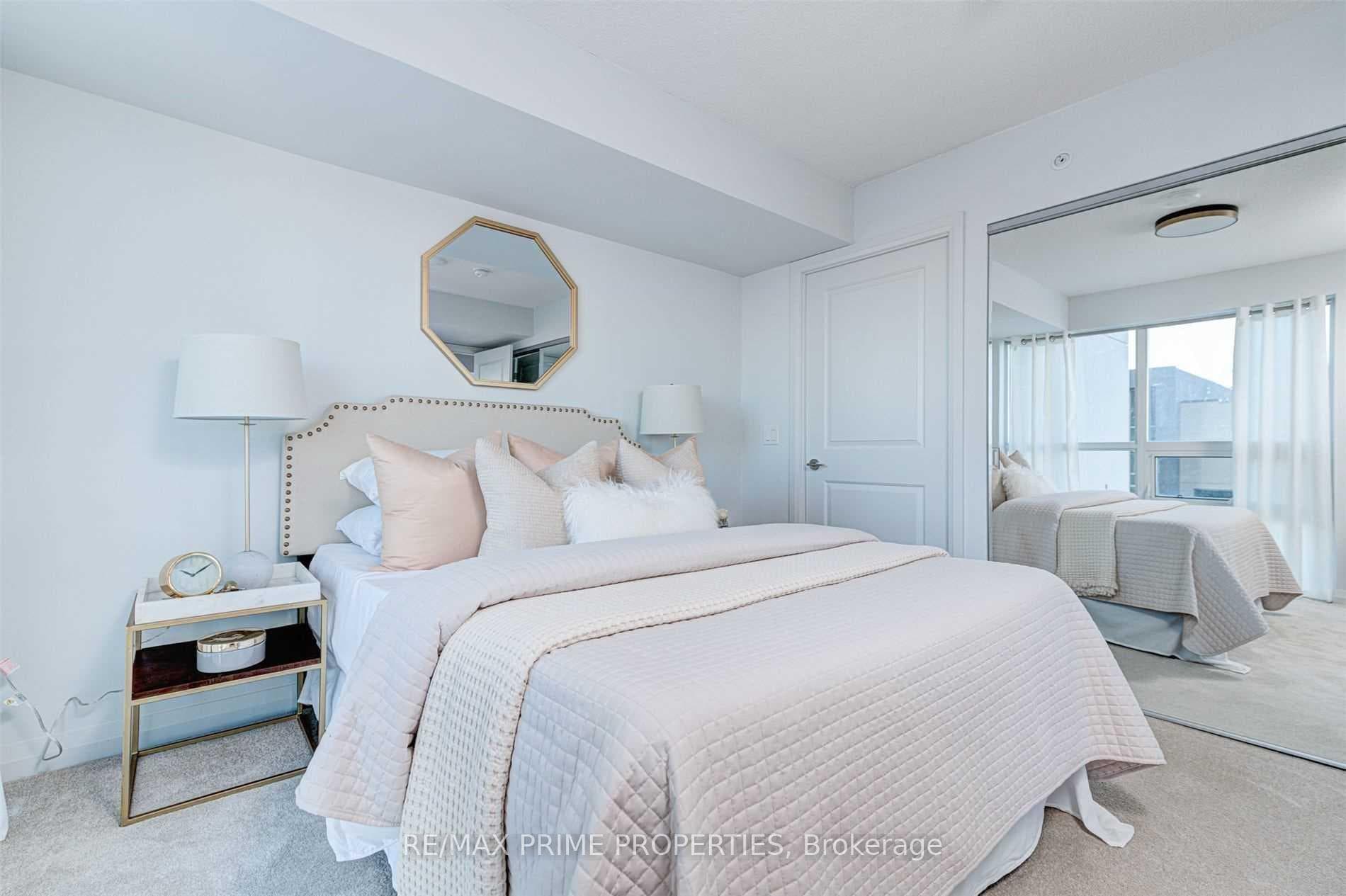 30 Meadowglen Place Unit 1807 photo 12