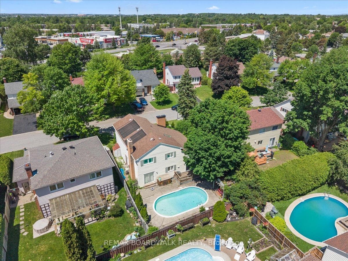 13 Pommel Crescent photo 41