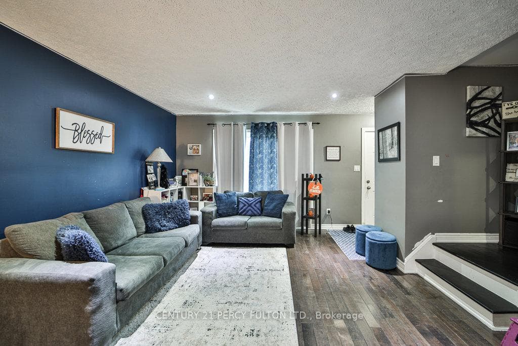 102 Neil Avenue photo 4