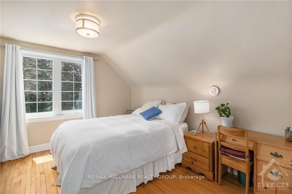99 DAGMAR Avenue photo 9