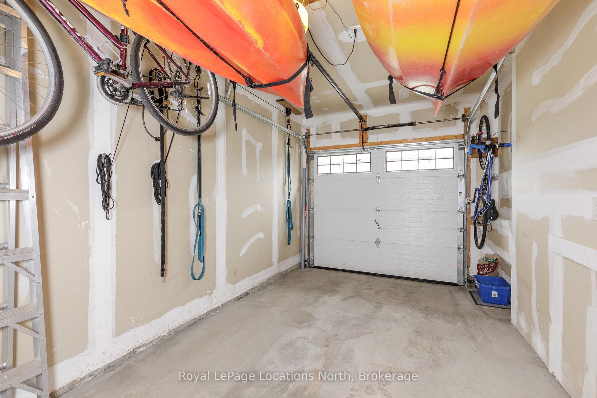 16 Greaves Avenue photo 36