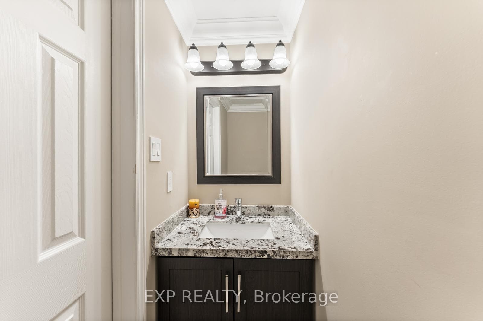 46 Waterbury Street photo 20