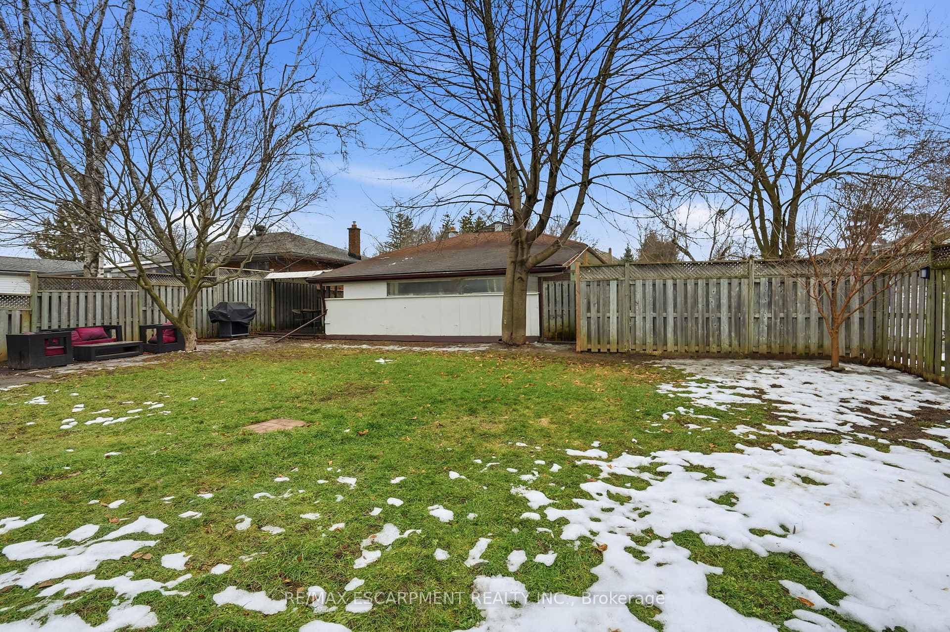 16 Alison Avenue photo 37