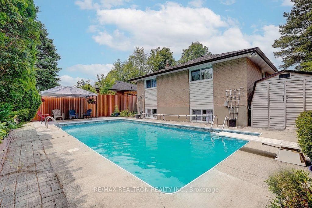 583 Pinewood Street photo 47