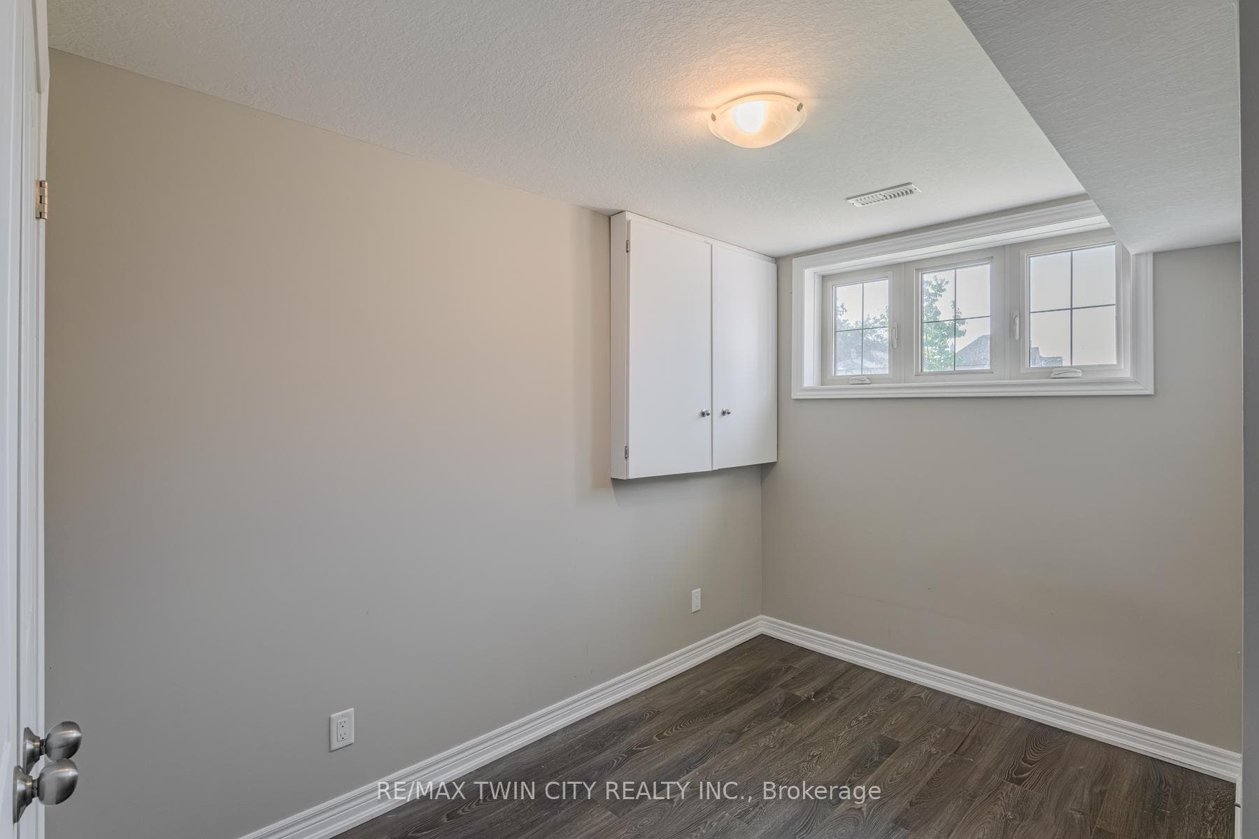 81 Windham Street photo 20