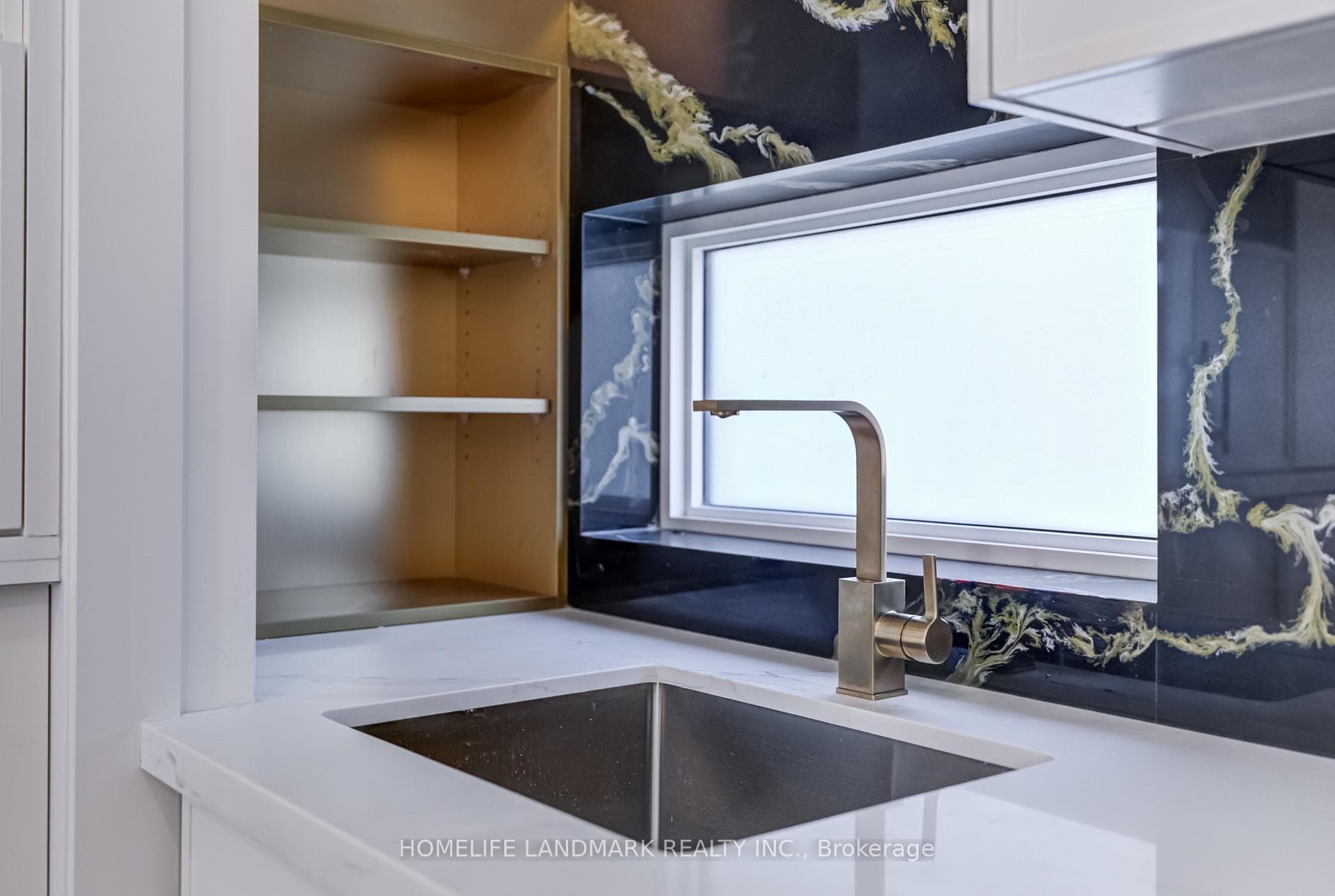 23 Coulson Avenue Unit The Cosmopolitan photo 9