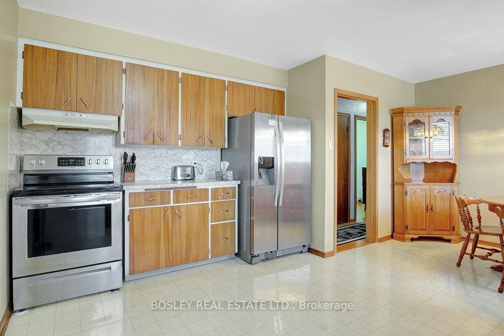 303 Dixon Street photo 10