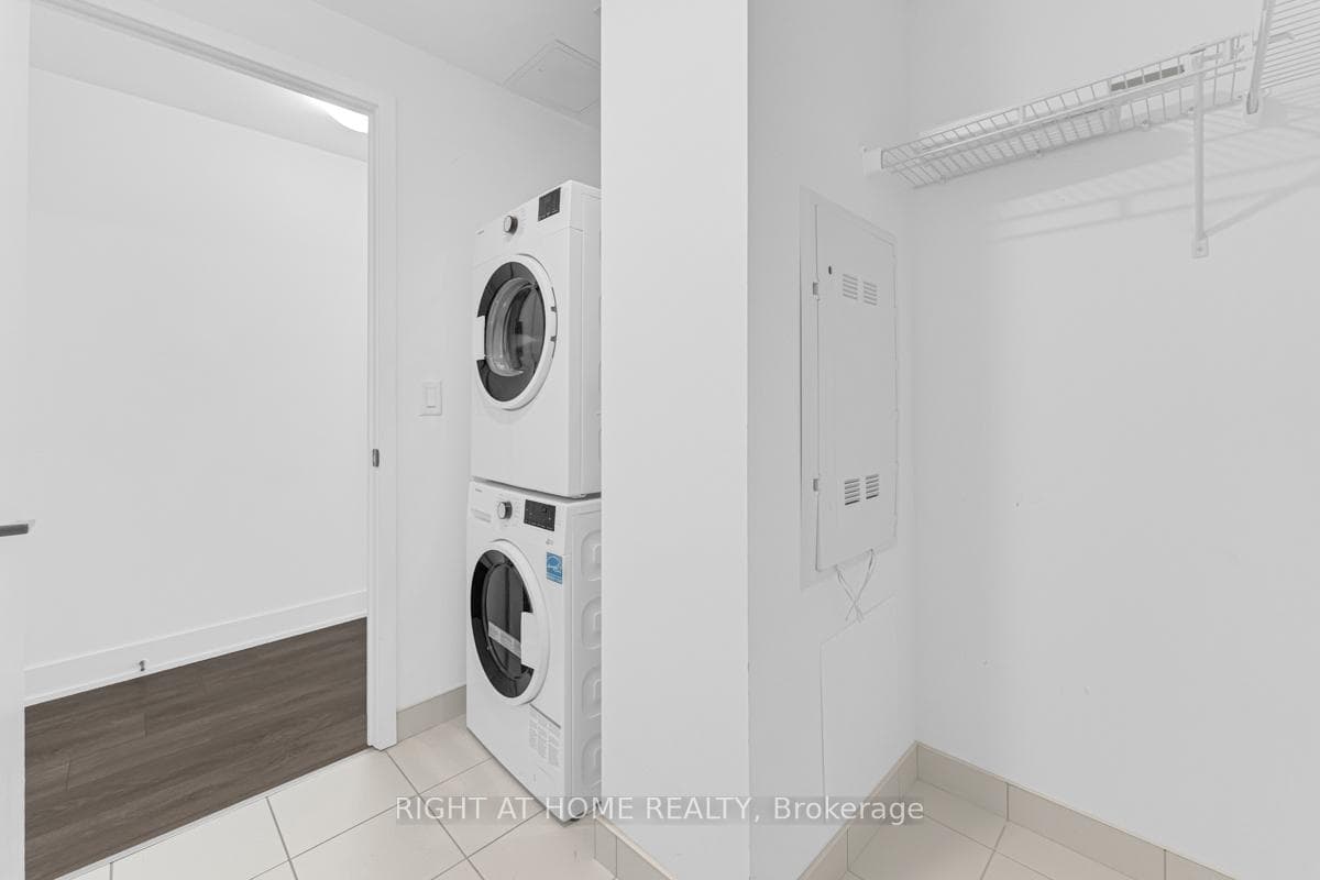 2481 Taunton Road Unit 905 photo 20