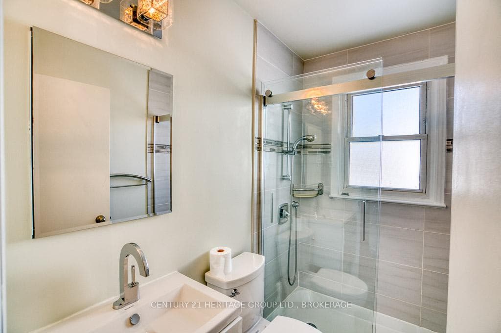 68 Brant Avenue photo 21