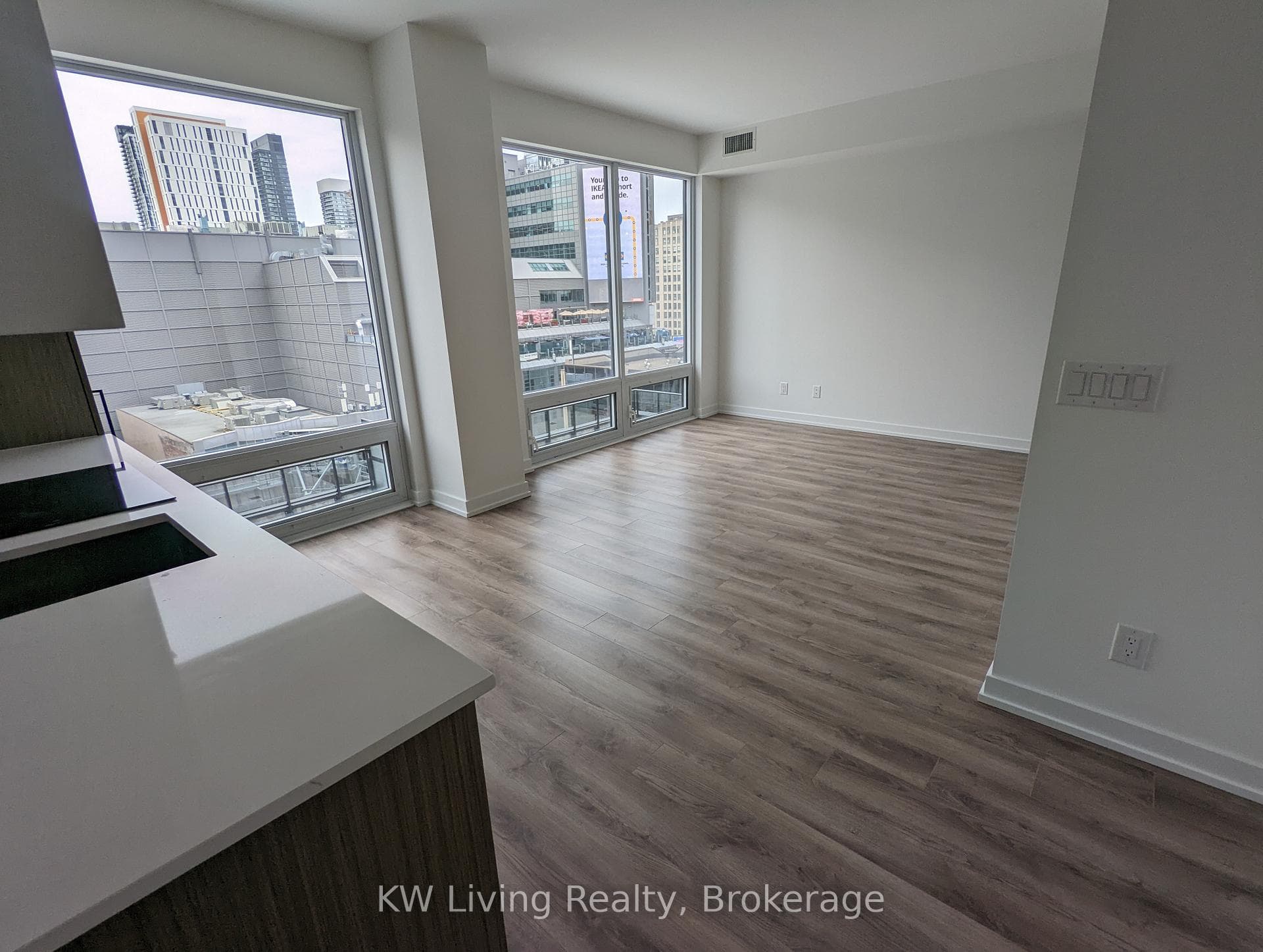 20 Edward Street Unit 602 photo 4