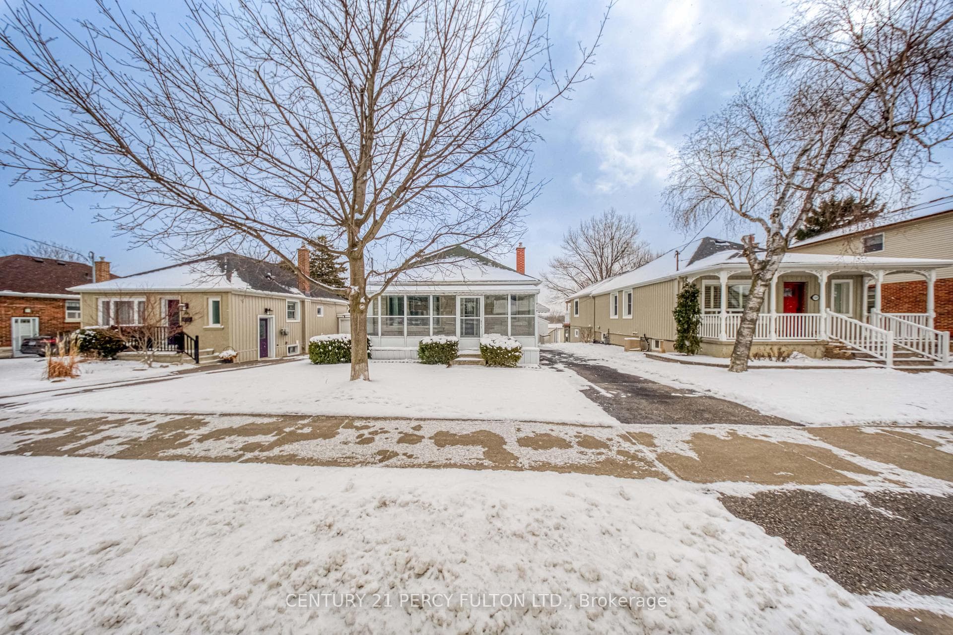 707 Athol Street photo 2