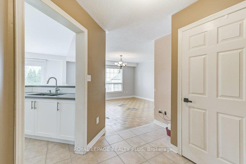 5815 Rainspring Drive photo 13