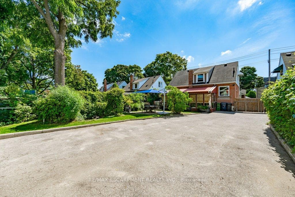 412 Valermo Drive photo 32