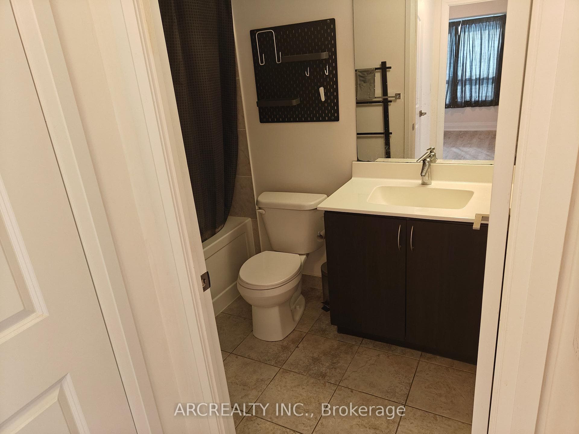 1 De Boers Drive Unit 716 photo 8