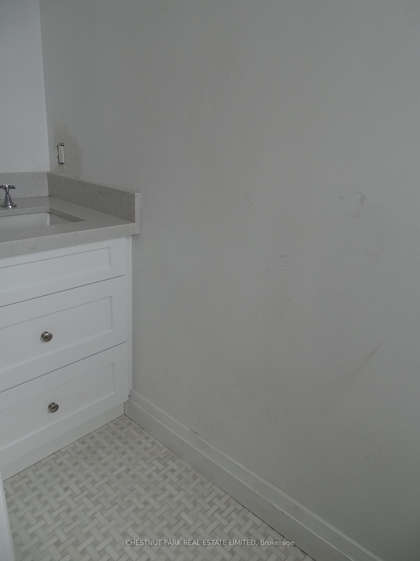 1 Clarendon Avenue Unit 301 photo 19