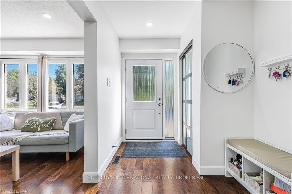 21 TINBURY Place photo 4