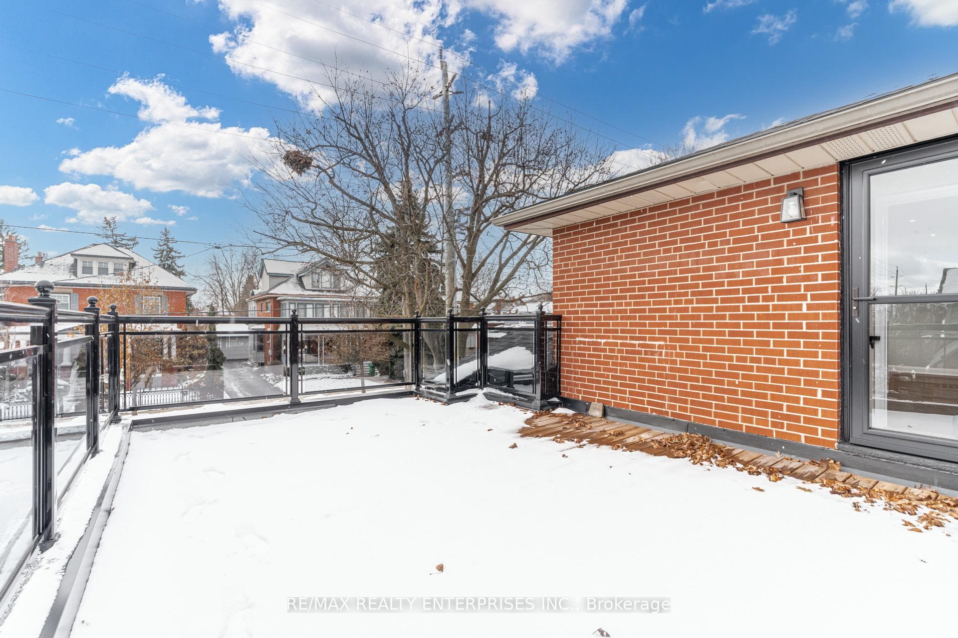 34 Elizabeth Street Unit A photo 23