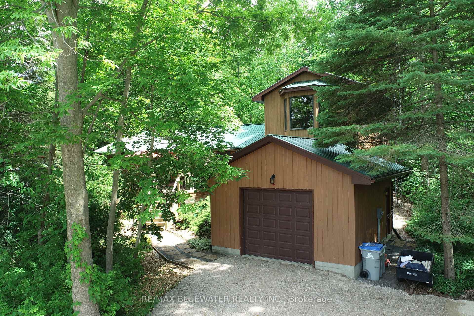 5449 Lake Valley Grove Road photo 1