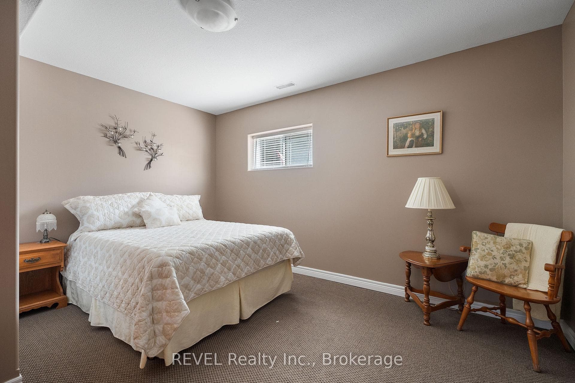 8028 Booth Street photo 32