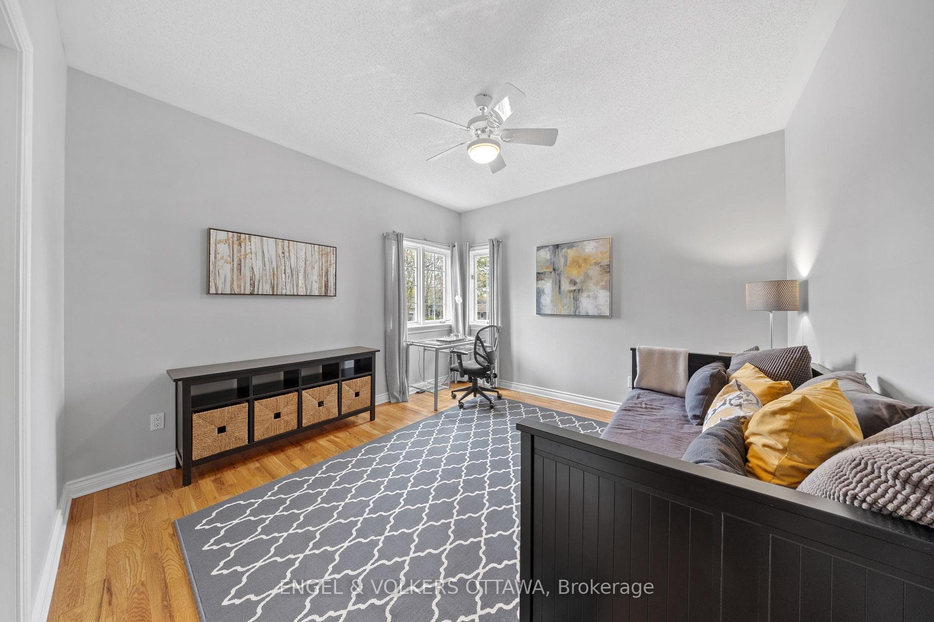 1014 Stormont Street photo 20