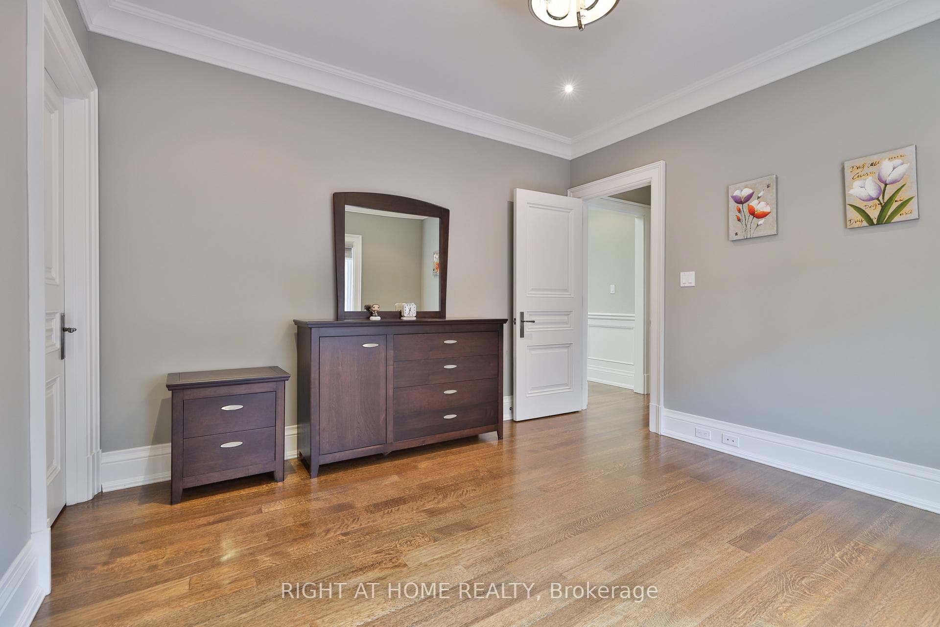 154 Munro Boulevard photo 31