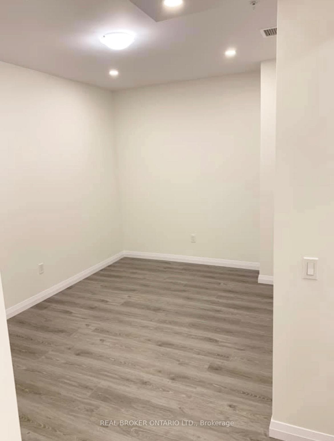 60 Charles Street Unit 707 photo 3