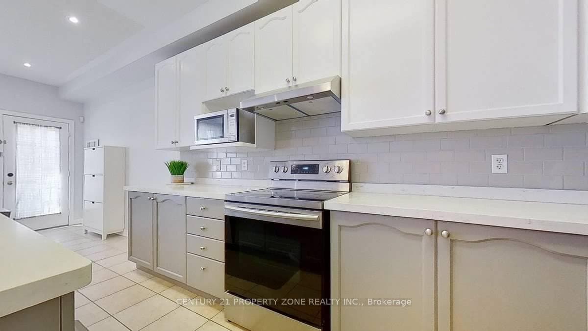 2389 Bur Oak Avenue photo 10