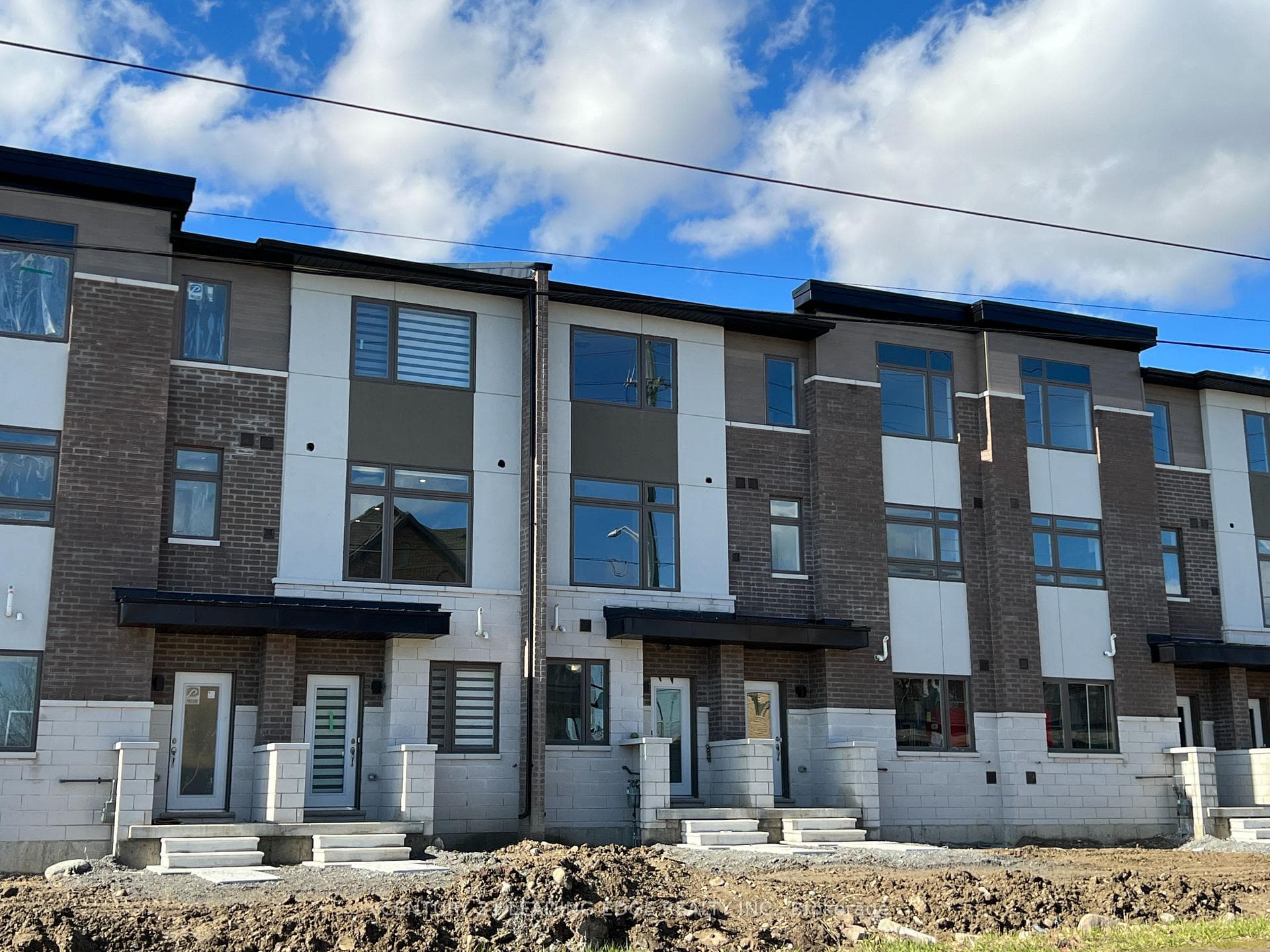 250 Finch Avenue Unit 211 photo 1